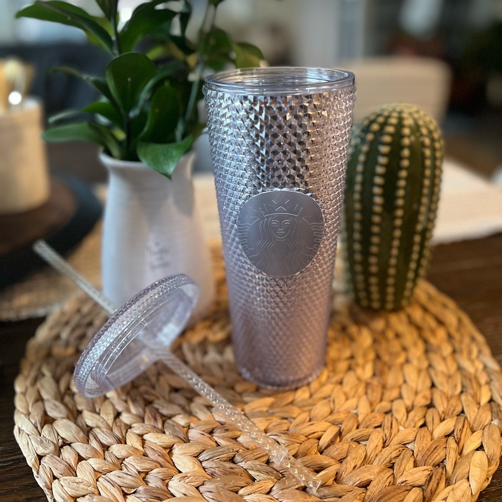 NWT Starbucks Holiday 2019 Platinum/Silver Studded  Limited Edition Tumbler 24oz